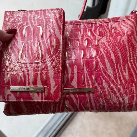 ❤🔹️Brahmin 🔹️Coral LoreleiBeloved Melbourne Croc Embossed Bag + Passport Set